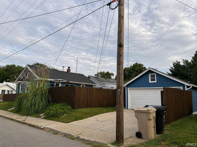 944 Oakland Street, South Bend, IN 46615