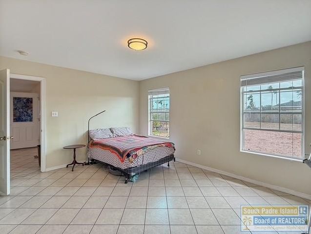 13 Lakewood Dr., Laguna Vista, TX 78578