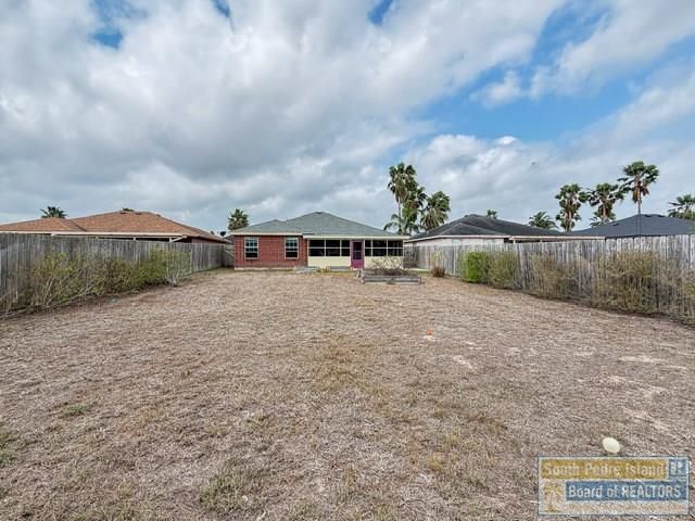 13 Lakewood Dr., Laguna Vista, TX 78578