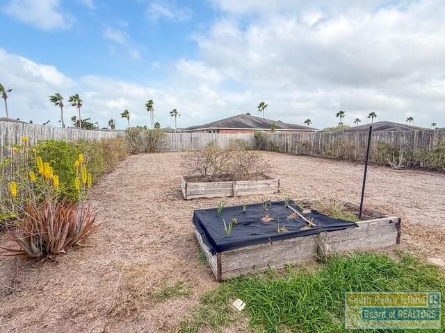 13 Lakewood Dr., Laguna Vista, TX 78578