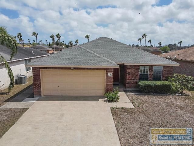 13 Lakewood Dr., Laguna Vista, TX 78578