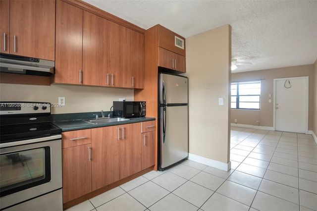 4061 N Dixie Hwy 29 29, Oakland Park, FL 33334