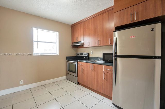 4061 N Dixie Hwy 29 29, Oakland Park, FL 33334