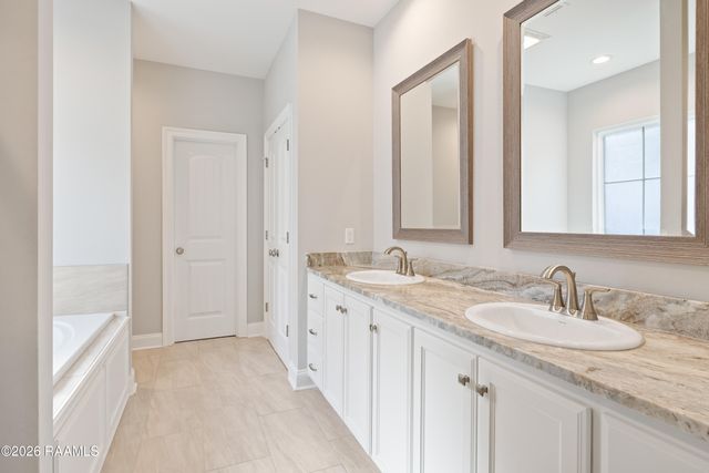 318 Adry Lane, Youngsville, LA 70592