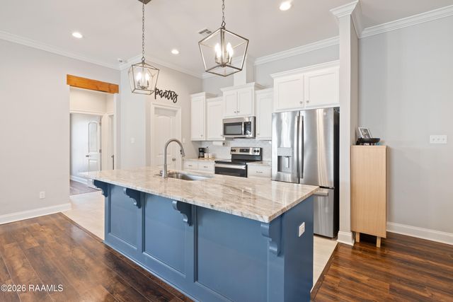 318 Adry Lane, Youngsville, LA 70592