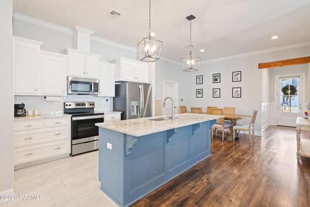 318 Adry Lane, Youngsville, LA 70592