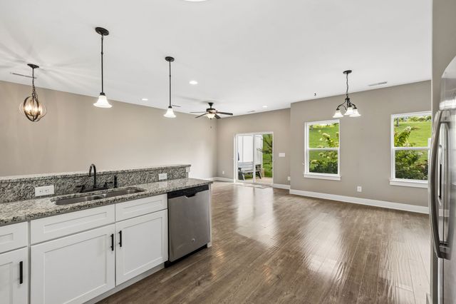 2217 Drone Way, Columbia, TN 38401