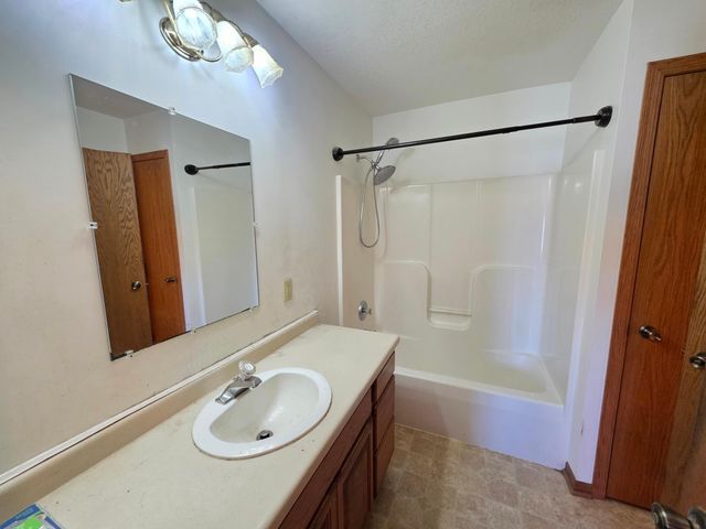 45 Rolling Hills Drive, Elgin, MN 55932