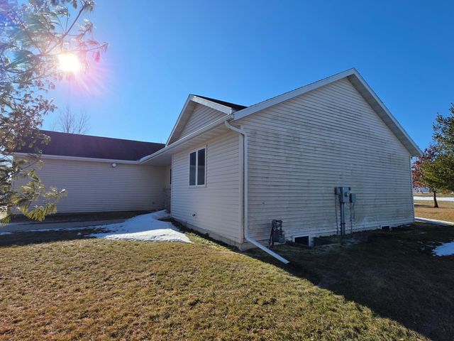 45 Rolling Hills Drive, Elgin, MN 55932