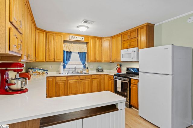 111 Forestdale Drive, Taylors, SC 29687