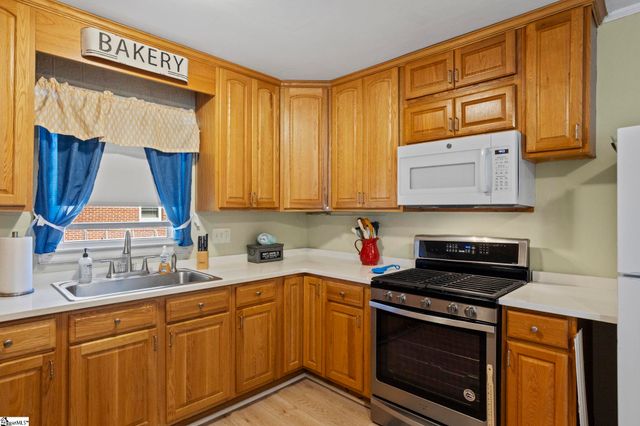 111 Forestdale Drive, Taylors, SC 29687