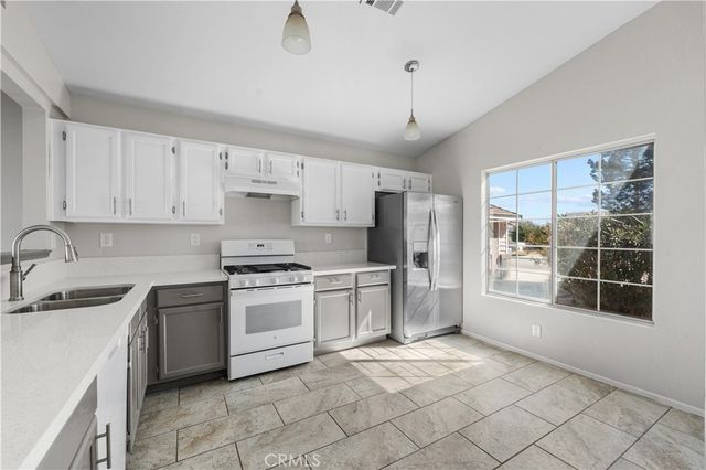 37031 Firethorn, Palmdale, CA 93550