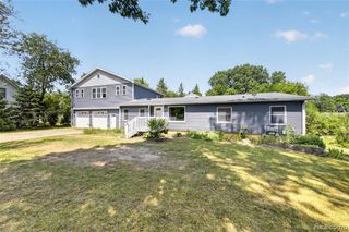 7447 Ore Lake Road, Brighton, MI 48116