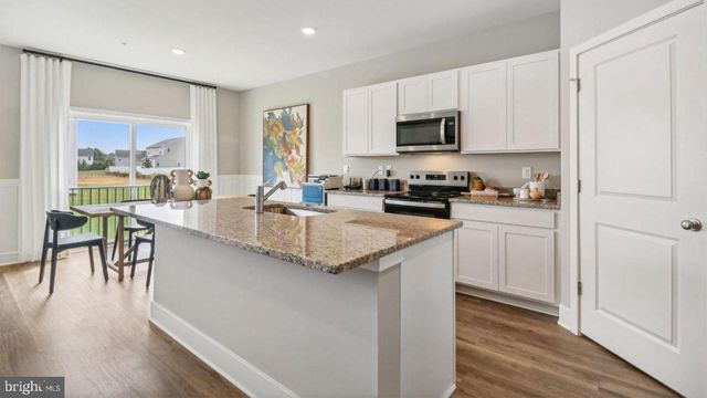 87 MARSHALL DR, Egg Harbor Township, NJ 08234