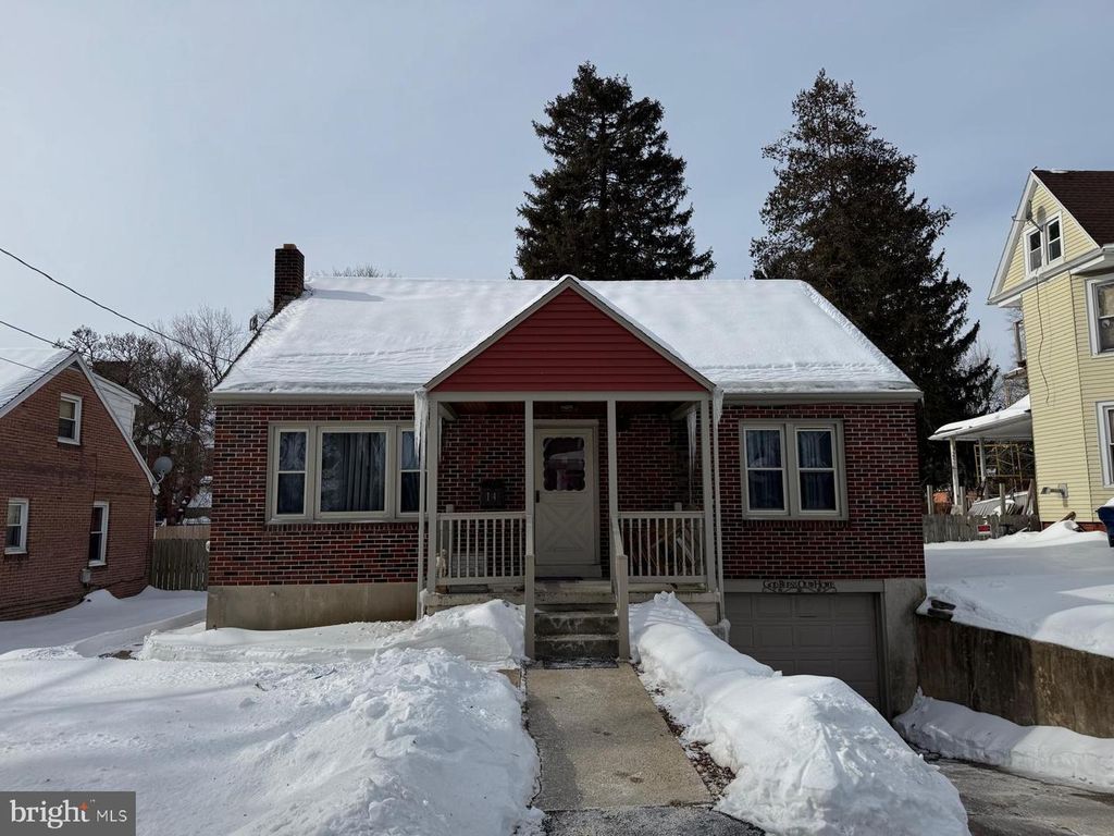 14 LAIRD ST, West Lawn, PA 19609