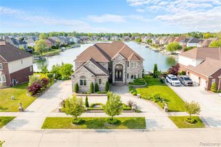 4303 S Lake Lane, Shelby Twp, MI 48316