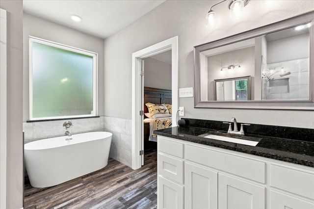 1001 Oak Valley Road, Burleson, TX 76028