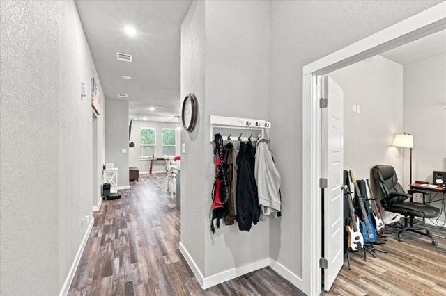 1001 Oak Valley Road, Burleson, TX 76028
