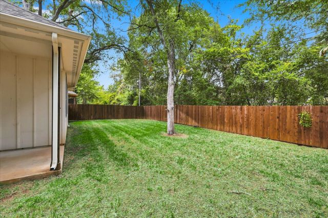 1001 Oak Valley Road, Burleson, TX 76028