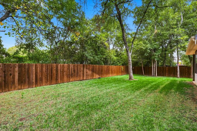 1001 Oak Valley Road, Burleson, TX 76028