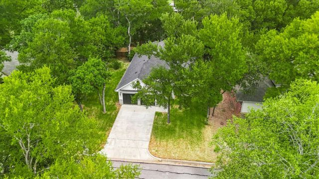 1001 Oak Valley Road, Burleson, TX 76028