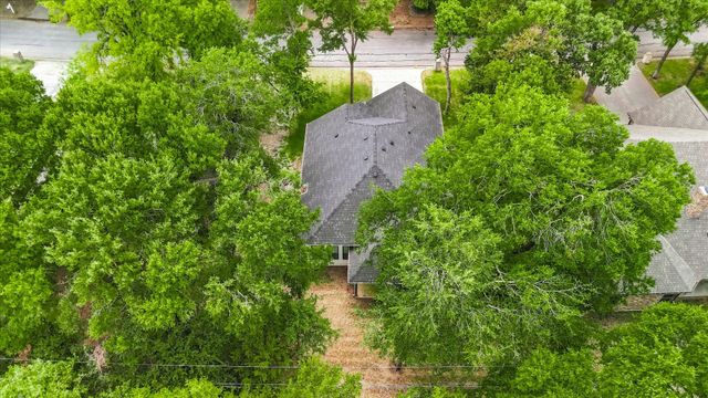 1001 Oak Valley Road, Burleson, TX 76028