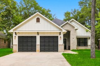 1001 Oak Valley Road, Burleson, TX 76028