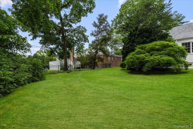 3 Genesee Trail, Harrison, NY 10528