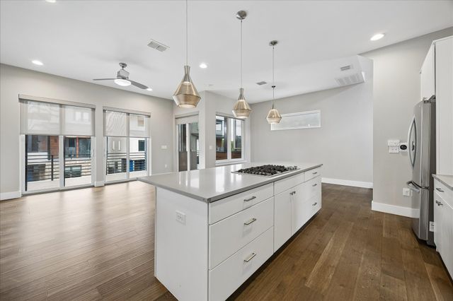 5006 Pecan Springs RD 6, Austin, TX 78723
