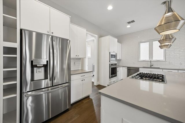 5006 Pecan Springs RD 6, Austin, TX 78723