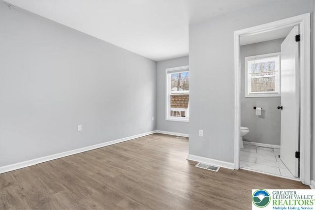 5528 Elmwood Street, Pocono Twp, PA 18372