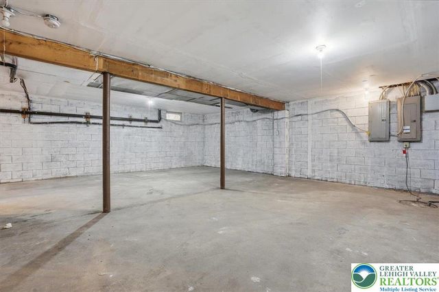 5528 Elmwood Street, Pocono Twp, PA 18372