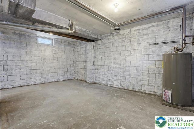 5528 Elmwood Street, Pocono Twp, PA 18372