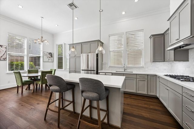 2018 Covent Garden Station, Houston, TX 77045