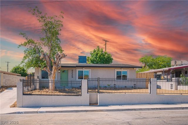 5225 Carmen Boulevard, Las Vegas, NV 89108