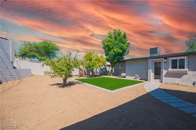 5225 Carmen Boulevard, Las Vegas, NV 89108