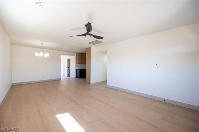 5225 Carmen Boulevard, Las Vegas, NV 89108