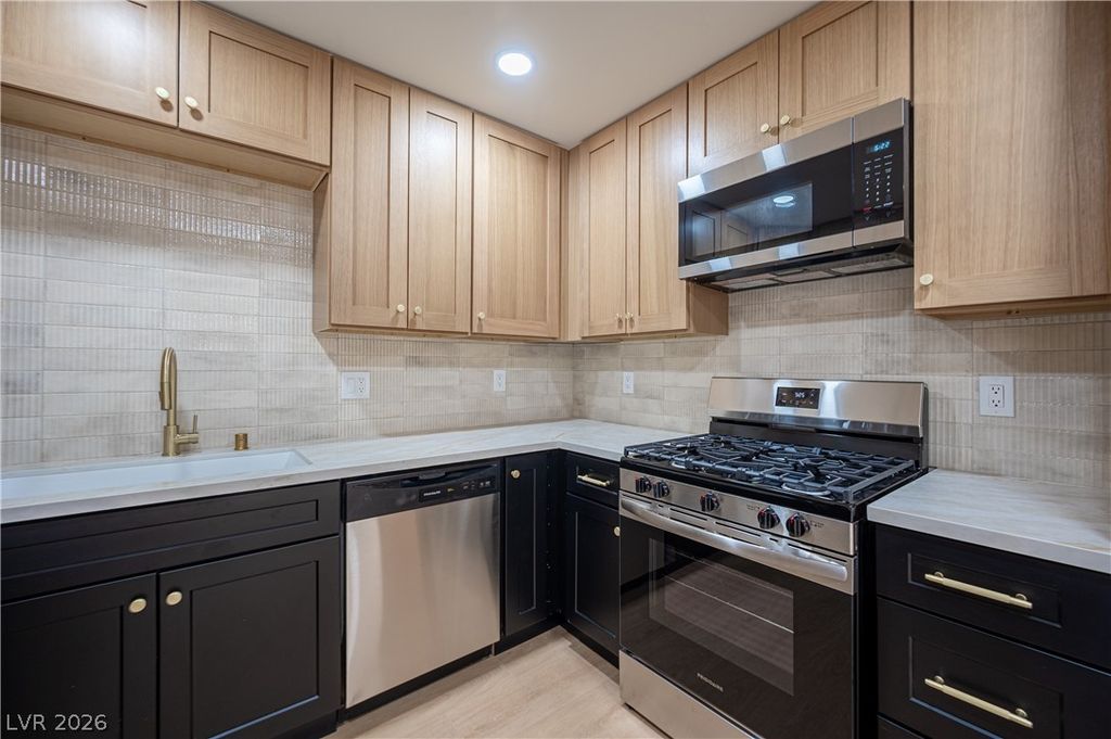5225 Carmen Boulevard, Las Vegas, NV 89108