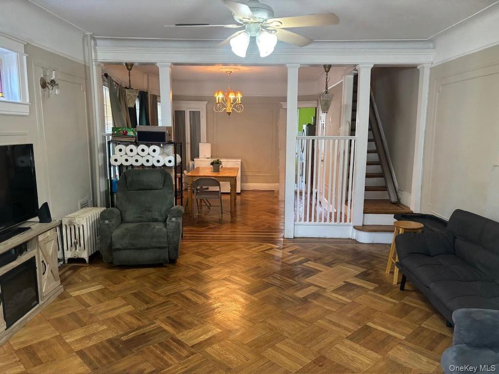 121-13 Hillside Avenue, Richmond Hill, NY 11418 — photo 3