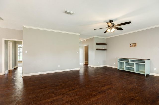 207 Hancock Street, Clute, TX 77531