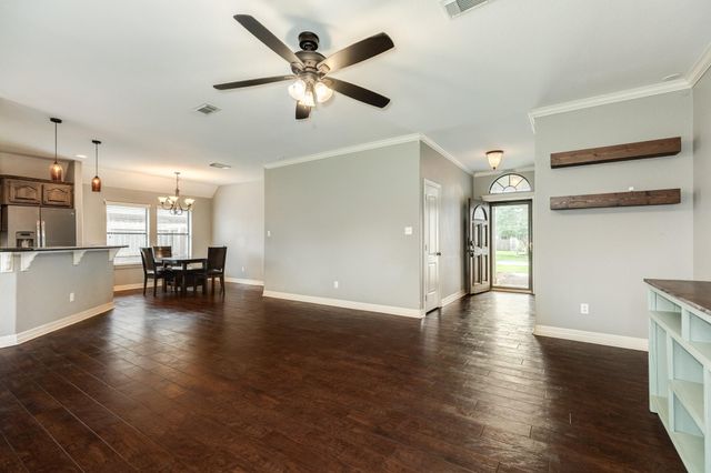207 Hancock Street, Clute, TX 77531
