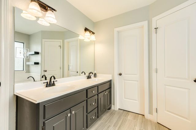 207 Hancock Street, Clute, TX 77531
