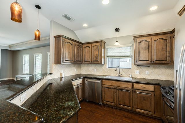207 Hancock Street, Clute, TX 77531