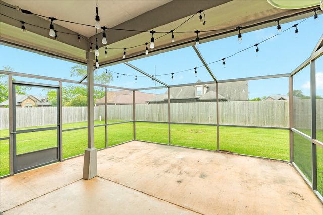207 Hancock Street, Clute, TX 77531