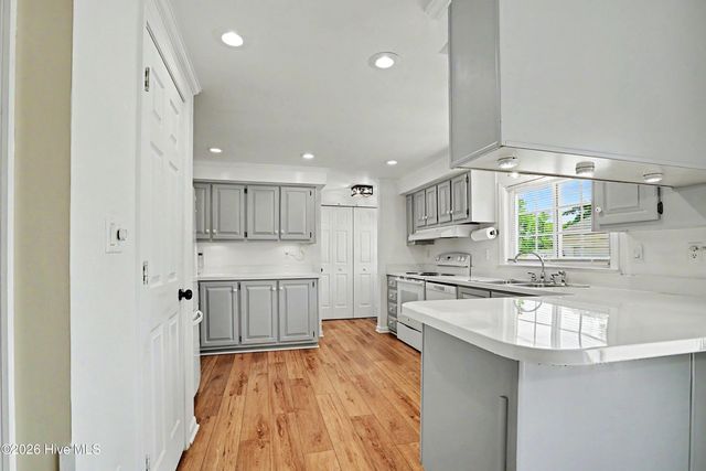 114 Royal Oak Drive, Hampstead, NC 28443