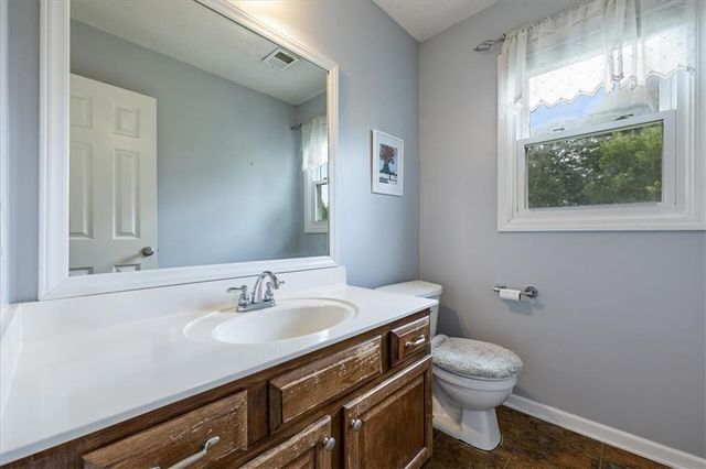 7324 N Manchester Avenue, Kansas City, MO 64158