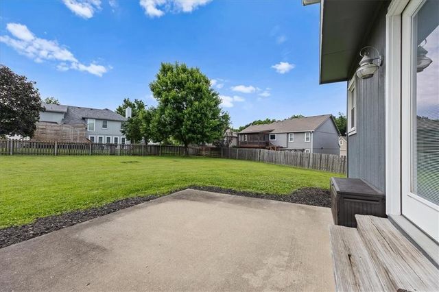 7324 N Manchester Avenue, Kansas City, MO 64158