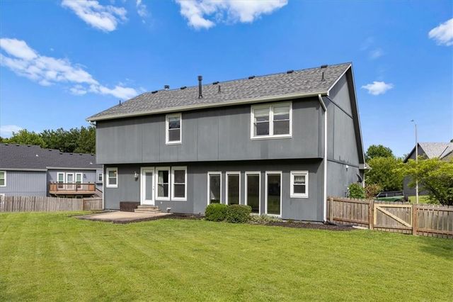 7324 N Manchester Avenue, Kansas City, MO 64158