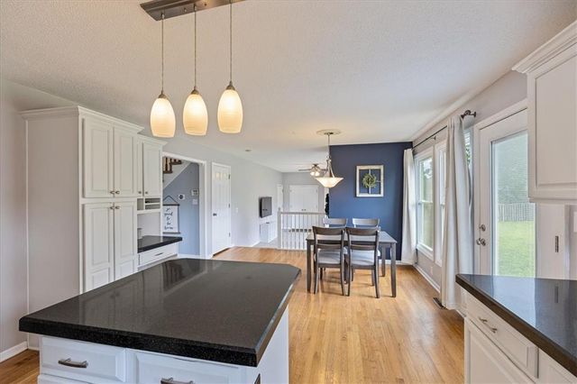 7324 N Manchester Avenue, Kansas City, MO 64158