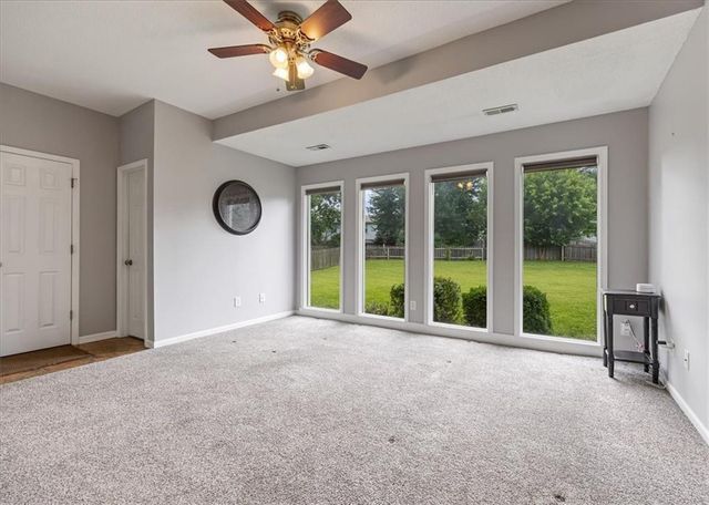 7324 N Manchester Avenue, Kansas City, MO 64158